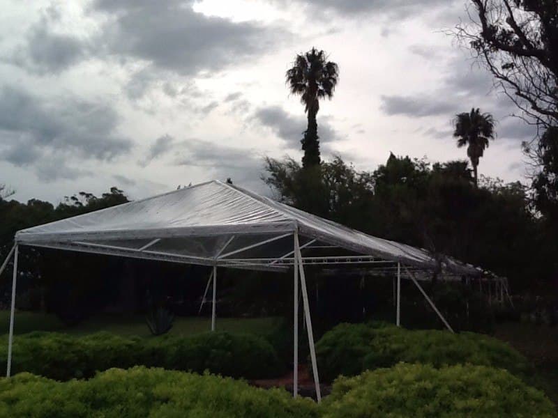 Carpa cerrada para fiesta de noche en Maldonado