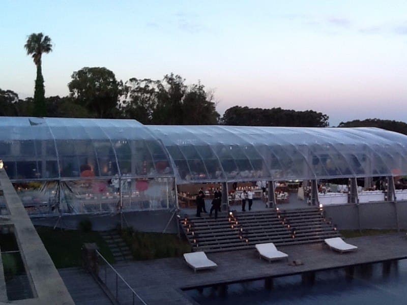 Montaje de carpa a medida para casamiento al aire libre