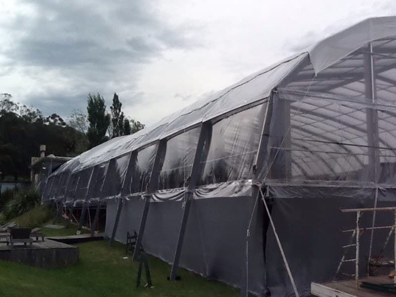 Carpa cerrada para fiesta de noche en Maldonado