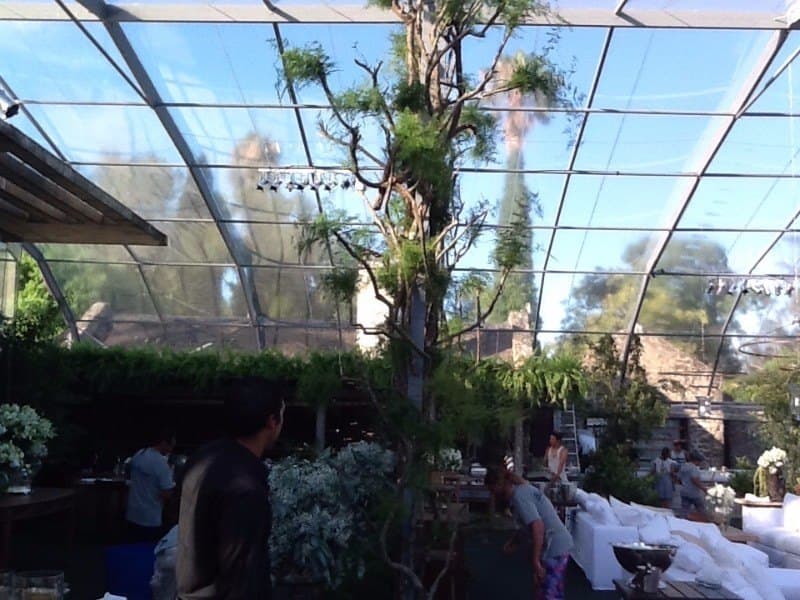 Montaje de carpa para boda en chacra Punta del Este