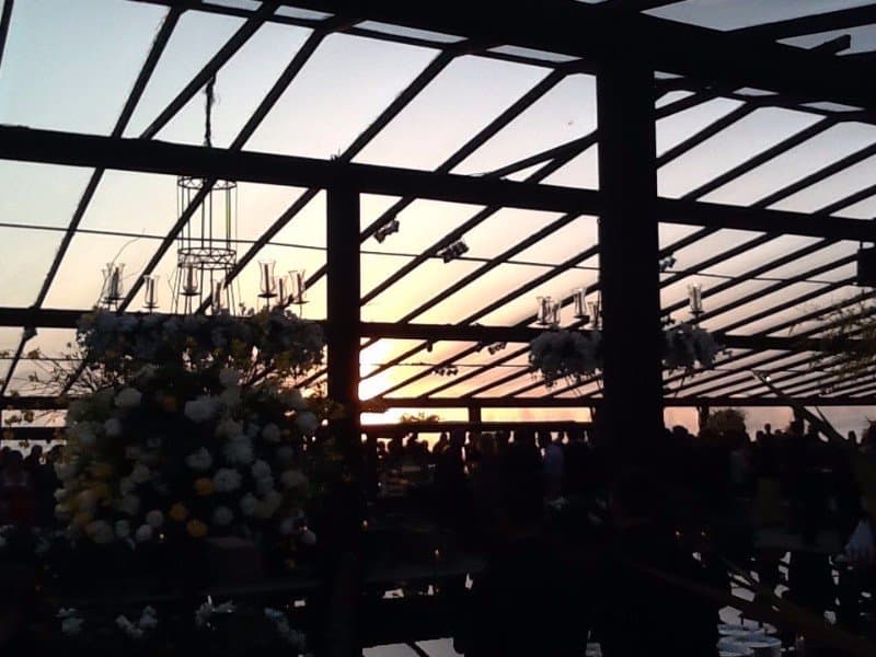 Carpa para casamiento con cerramiento transparente