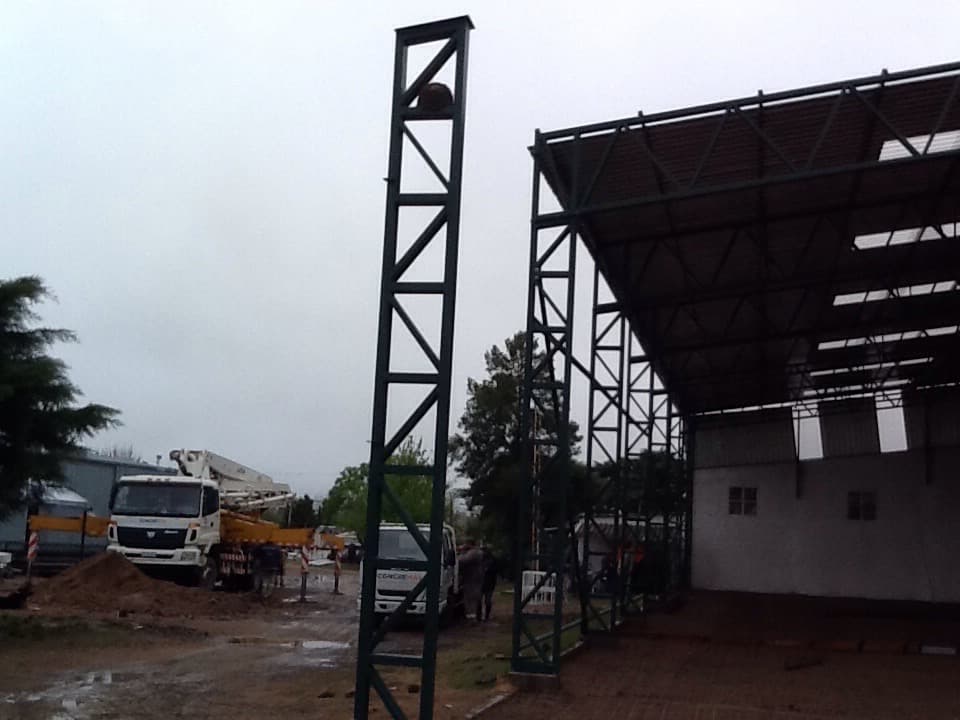 Galpón temporal para festival de música al aire libre