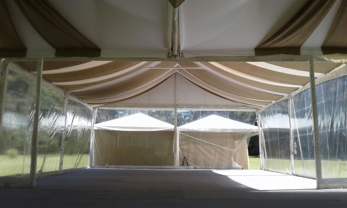 Gazebos modulares combinados para evento social