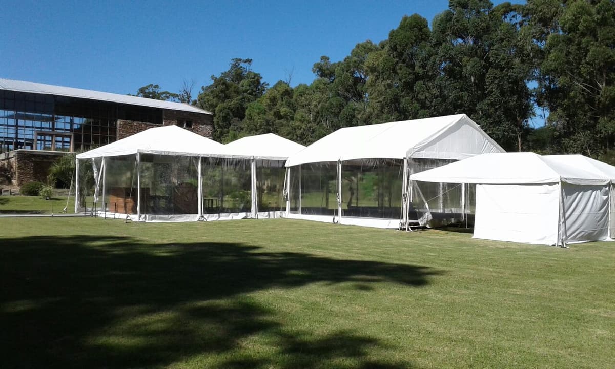 Gazebos para exposición al aire libre en Punta del Este