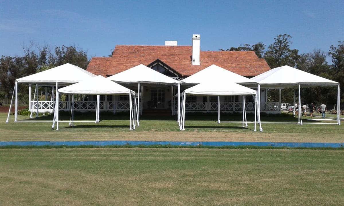 Gazebos para exposición al aire libre en Punta del Este