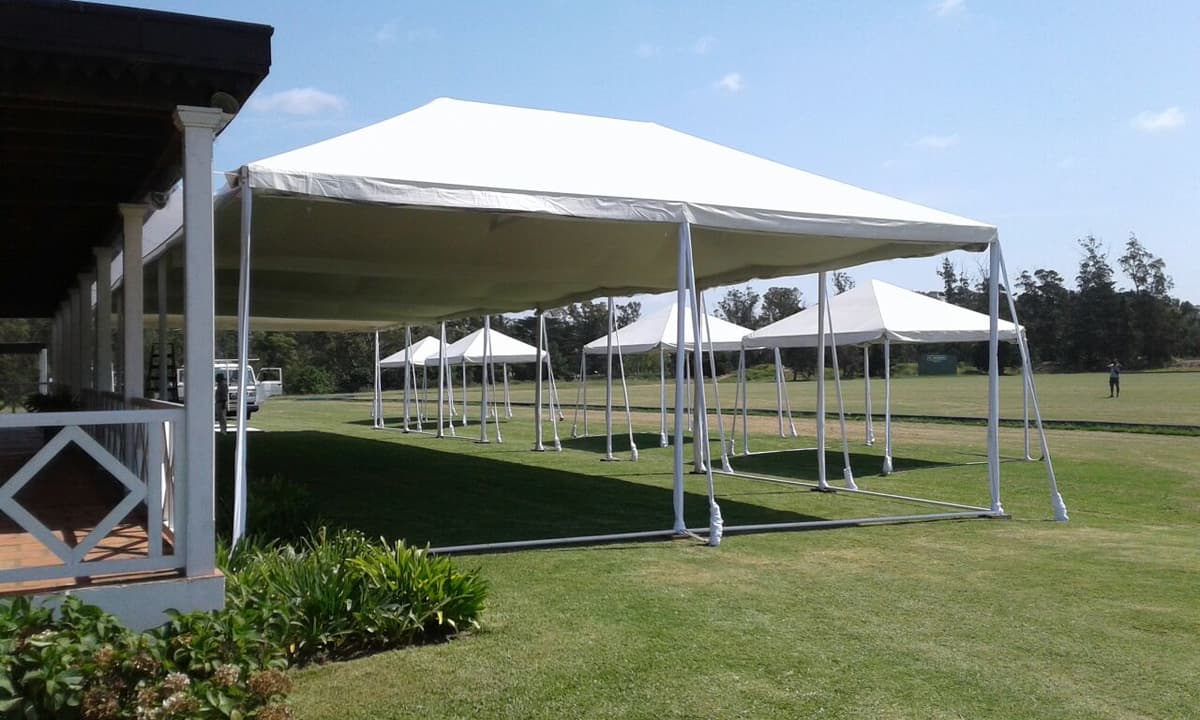 Gazebos modulares combinados para evento social