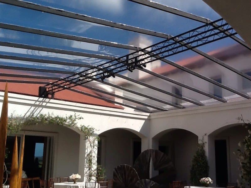 Toldo para cóctel diurno en terraza, Punta del Este