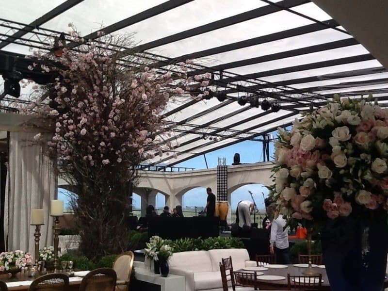 Toldos con tubos verticales para feria artesanal